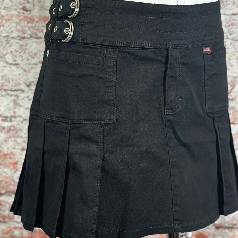 VTG Y2K  J & Co Black Pleated Mini Skirt with Buckles, Women’s Size 6